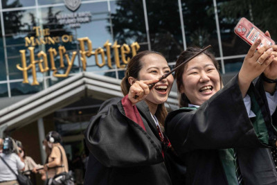 Tokioda dünyanın ən böyük qapalı Harri Potter əyləncə parkı açılıb
