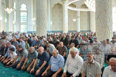 Naxçıvanda bayram namazı qılınıb