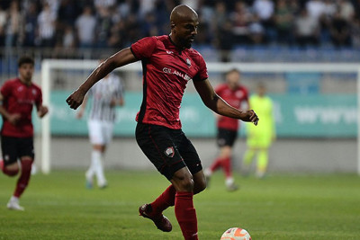“Qəbələ” daha bir futbolçusu ilə yollarını ayırıb