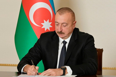Prezident mülki aviasiya işçilərini təltif edib - SİYAHI