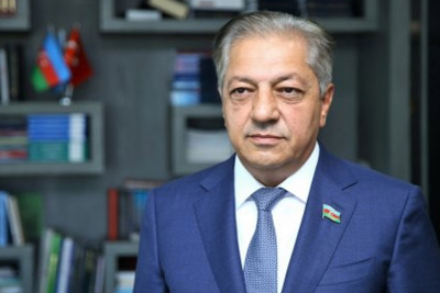 Prezident deputatı təltif edib