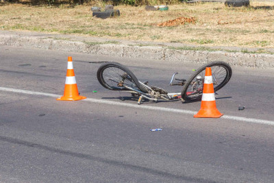 Bakıda 17 yaşlı velosipedçini avtomobil vurub