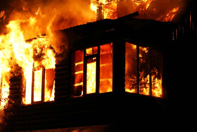 Zərdabda 5 otaqlı evdə yanğın olub