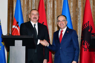 Albaniya Prezidenti Bayram Beqay Azərbaycana rəsmi səfərə gəlib