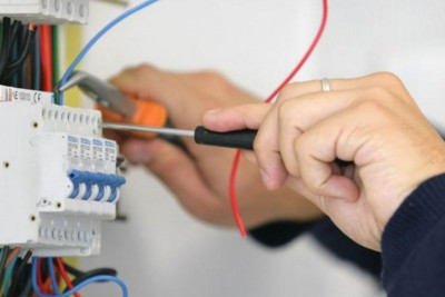 Bakıda 44 yaşlı kişini elektrik cərəyanı vuraraq öldürüb