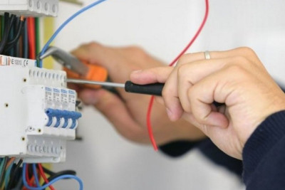 Gədəbəy: 58 yaşlı kişini elektrik cərəyanı vuraraq öldürüb