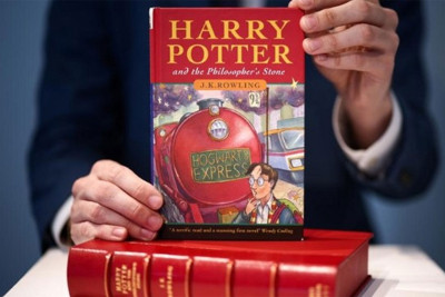 "Harri Potter"in ilk nəşri hərracda 13,4 min dollara satıldı