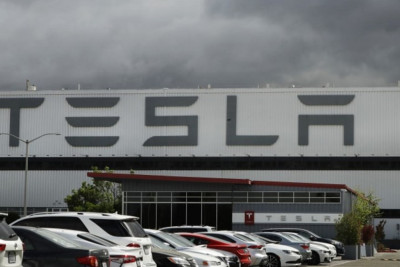 “Tesla” 16 min avtomobilini geri çağırır