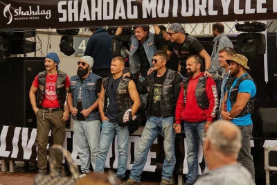 Şahdağda motosikletçilər bir araya gəliblər