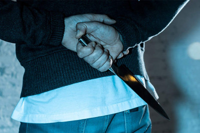 Masallıda sözünə qulaq asmayan arvadını dəfələrlə bıçaqlayan kişi HƏBS EDİLMƏDİ