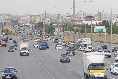 Bakıda tıxac olan yollar - SİYAHI