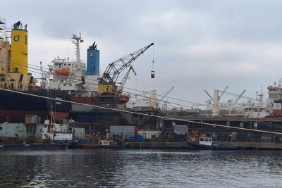 İstanbulda gəmidə partlayış baş verib