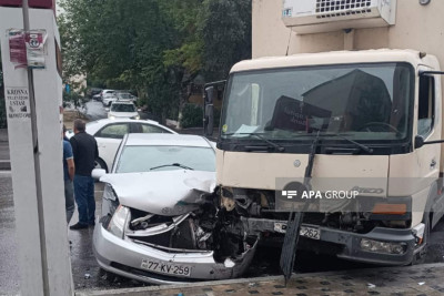 Bakıda 3 avtomobil toqquşub