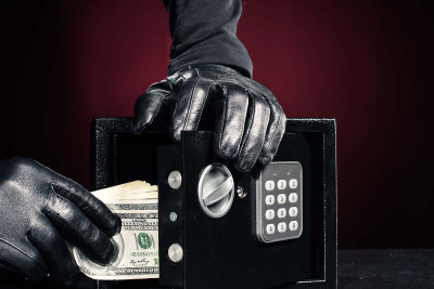Bakıda evdən 2300 manat və 10 000 dollar oğurlanıb