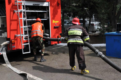 Masazırda onmərtəbəli yaşayış binası yanıb