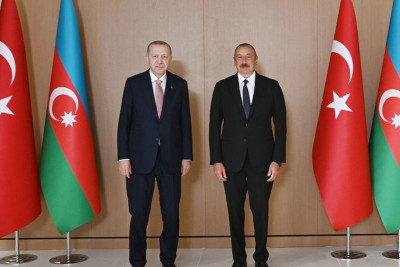 Prezident İlham Əliyev Rəcəb Tayyib Ərdoğanı Naxçıvan Hava Limanında qarşılayıb