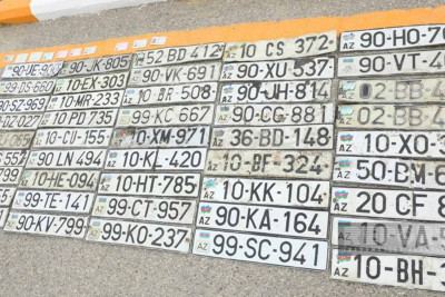 Bakıda tullantıların arasından 57 avtomobil nömrəsi tapılıb