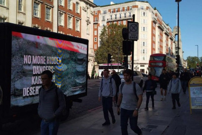 London və Mançester küçələrində ermənilər tərəfindən basdırılan minalara qarşı aksiya keçirilib - FOTO