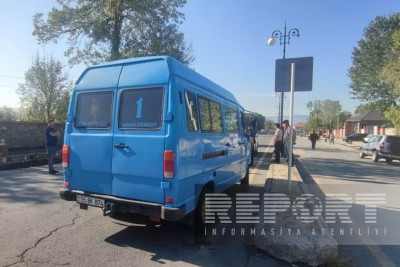 Şəkidə mikroavtobus 70 yaşlı piyadanı vuraraq öldürüb