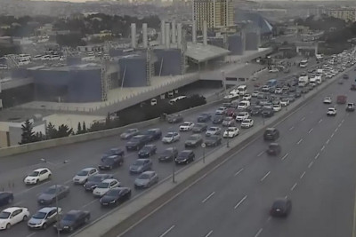 Bakıda tıxac olan yollar - SİYAHI