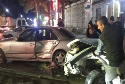 Xaçmazda “VAZ” “Mercedes”lə toqquşub