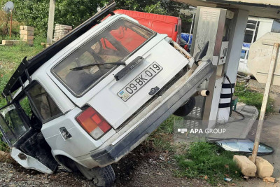 Bərdədə “Mercedes” “VAZ”la toqquşub