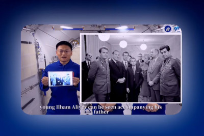 Heydər Əliyevin kosmosda olmuş fotoşəkli İlham Əliyevə təqdim edilib - VİDEO