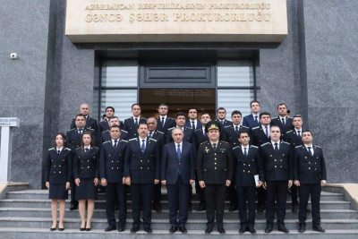 Baş prokuror Gəncədə vətəndaşlarla görüşüb