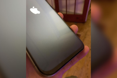 İngiltərədə “Apple”dən İphone sifariş edən şəxsə Android telefon gəlib - FOTO