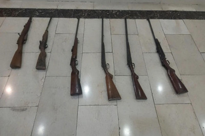 Qazax sakinləri qanunsuz saxladıqları ov silahlarını polisə könüllü təhvil veriblər