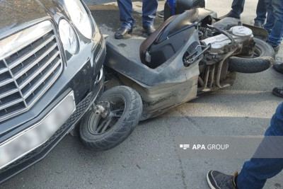Zəncirvari qəzada motosiklet DYP avtomobilinə çarpılıb