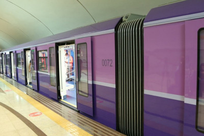 Bakı metrosunda qatarların hərəkəti ləngiyib