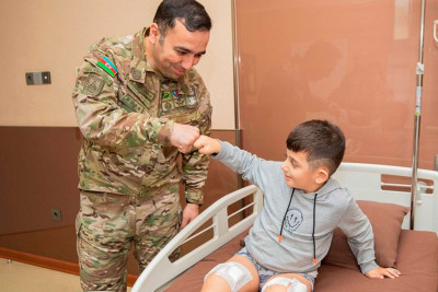 Şəhidin serebral iflic xəstəsi olan övladının əməliyyat xərcləri qarşılanıb