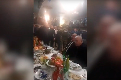 Voronejdə polis azərbaycanlıların məclisinə basqın edib