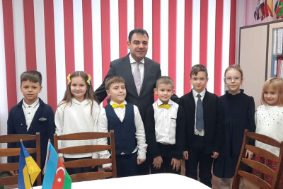 İrpendəki Zərifə Əliyeva adına liseyə Azərbaycan dili dərslikləri təhvil verilib