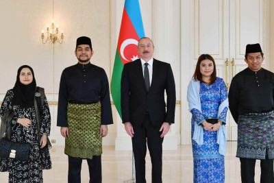 İlham Əliyev Malayziyanın yeni səfirinin etimadnaməsini qəbul edib