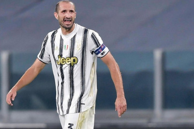 İtaliyalı məşhur futbolçu karyerasını başa vurub
