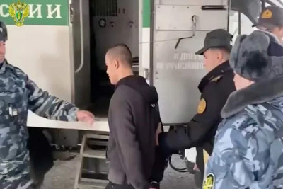 Rusiyaya ekstradisiya edilən azərbaycanlı bloger Sankt-Peterburqa aparılıb