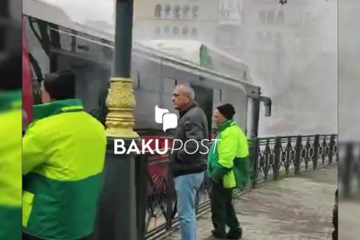 “BakuBus”ın kondisioneri partladı - VİDEO