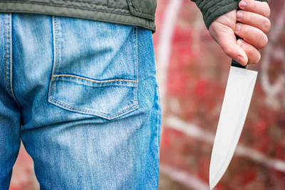 Daşkəsəndə çağırışa gedən həkim bıçaqlandı