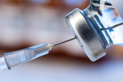 Səhiyyə Nazirliyi Omicron ştamı ilə bağlı əhalini peyvənd olunmağa çağırıb