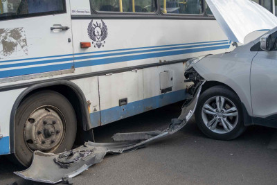 Sumqayıtda 2 mikroavtobus toqquşub, 4 nəfər xəsarət alıb