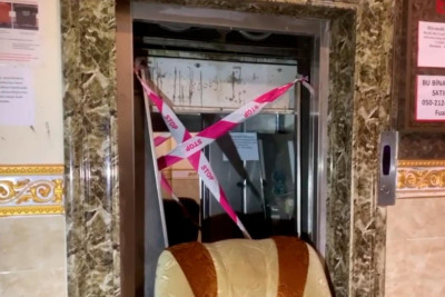 Binada lift qırılıb