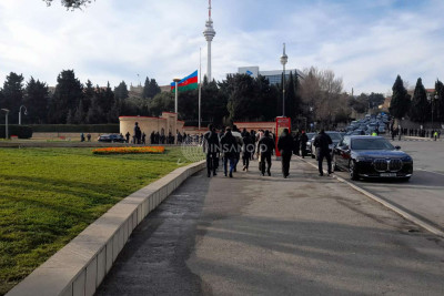 Müdafiə Nazirliyinin əməkdaşları Şəhidlər xiyabanını ziyarət ediblər