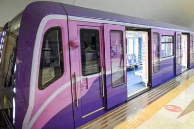 Bakı metrosunda halı pisləşən sərnişin vəfat edib