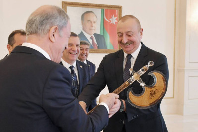 Prezident Hulusi Akarı qəbul edib