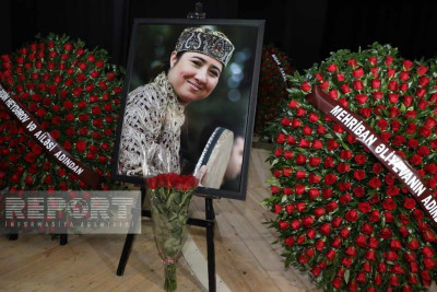 Birinci xanım Mehriban Əliyeva Aygün Bəylərin vida mərasiminə əklil göndərib