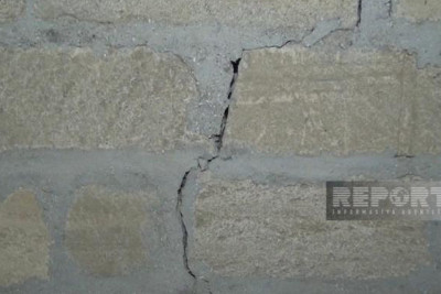 Şirvanda zəlzələdən sonra bir neçə evdə çatlar əmələ gəlib - FOTO