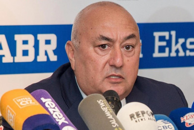 Müdafiə sənayesi nazirinin müavini vəzifəsindən azad olunub