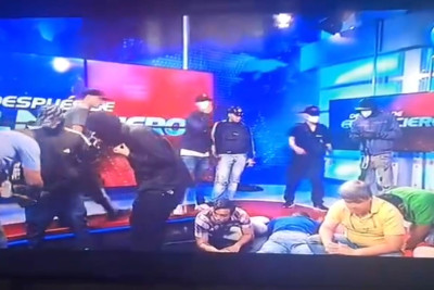 Ekvadorda silahlılar canlı yayım zamanı telekanala soxulublar